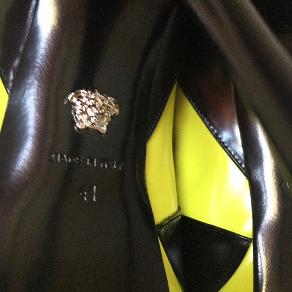 Versace - Picture 8 of 8